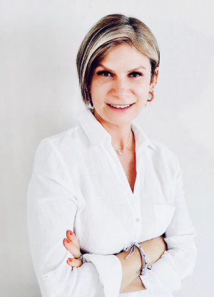 Simone Nicolau, Sales Representative